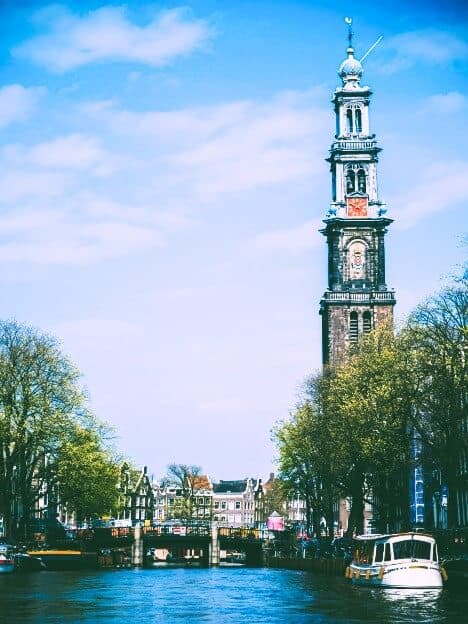 Penerbangan ke Amsterdam